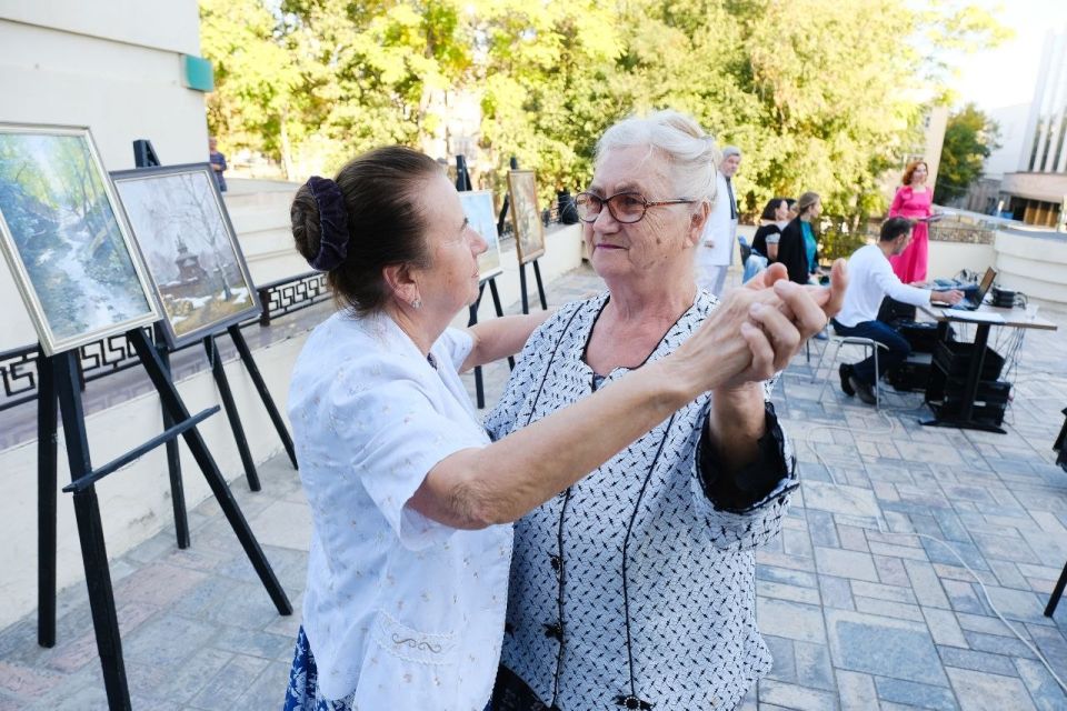 ������� ��������� �� ������ ����� ��������� �����, �� � ������ ����� ������ �������