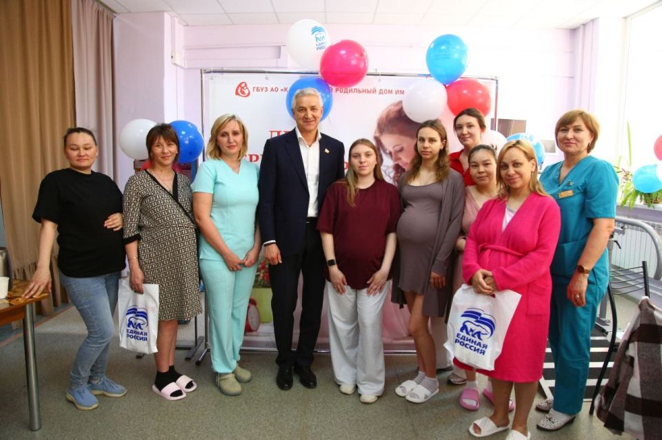 В Астрахани будущие мамы встретились с депутатом Госдумы