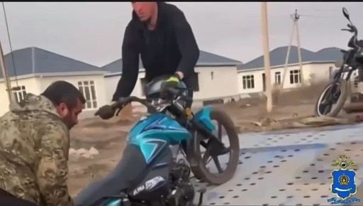 Не наказать, а уберечь: дорожные полицейские города проводят профилактические мероприятия с водителями мотоциклов и мопедов