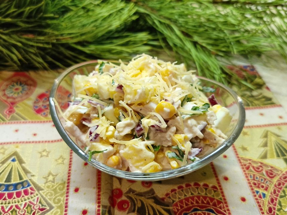 Непревзойденный салат с копченой курицей и ананасами: оригинальный рецепт для вашего стола