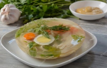 Заливная рыба: вкусный акцент на праздничном столе