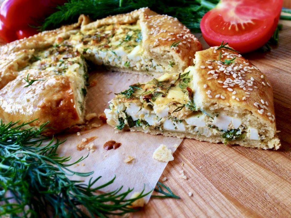 Галета с яйцом и сырами: простой и вкусный угощение для любого случая