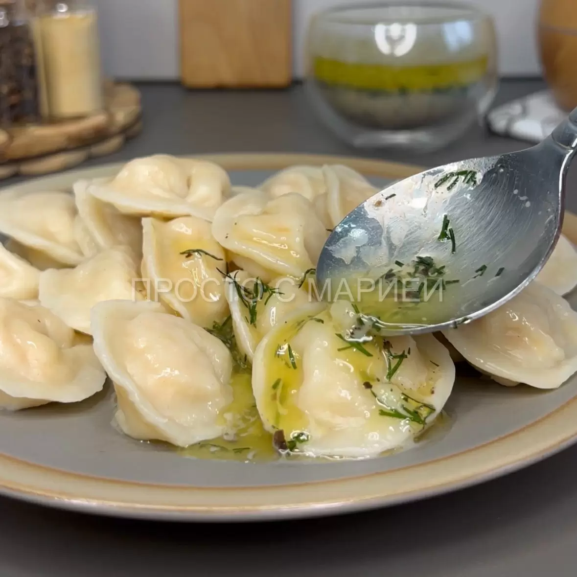 Как разнообразить пельмени: рецепт соуса, о котором все мечтали