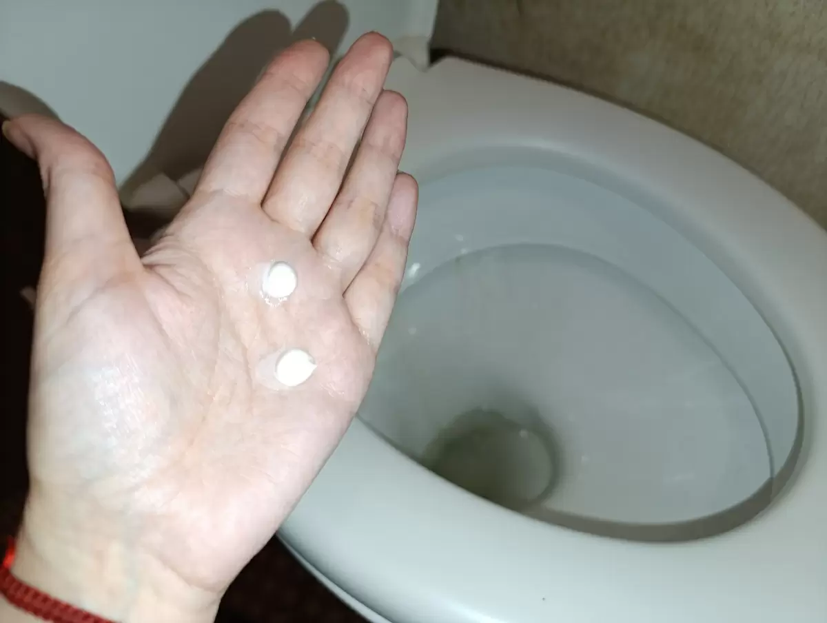 Как сделать унитаз сверкающим всего за пару шагов