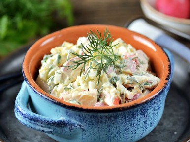 Непревзойденный дуэт: редиска и крабовые палочки в одном блюде