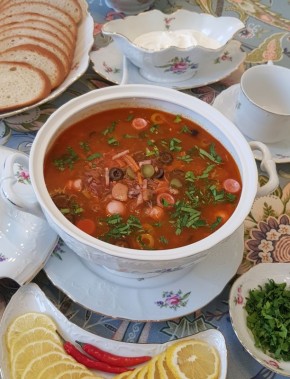 Как согреть прохладный вечер: рецепт аппетитной солянки