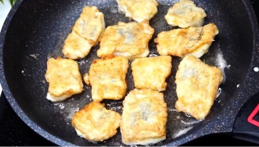 Как быстро и непринужденно панировать продукты: секреты на одной кухонной поверхности