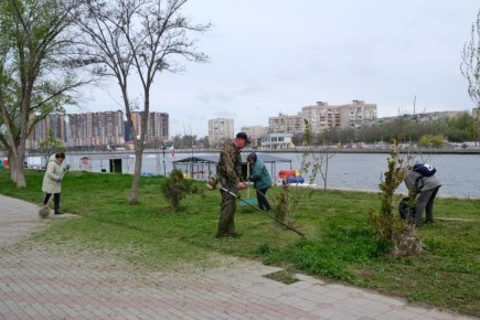 Игорь Редькин: Продолжаем готовить парки и скверы города к сезону прогулок