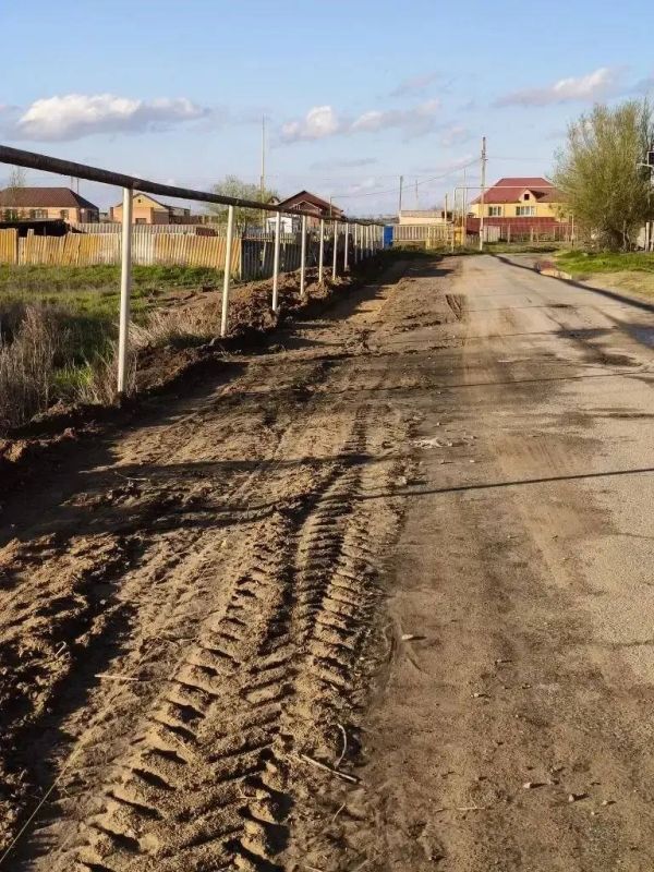 В селе Зензели Астраханской области началось строительство новой пешеходной зоны