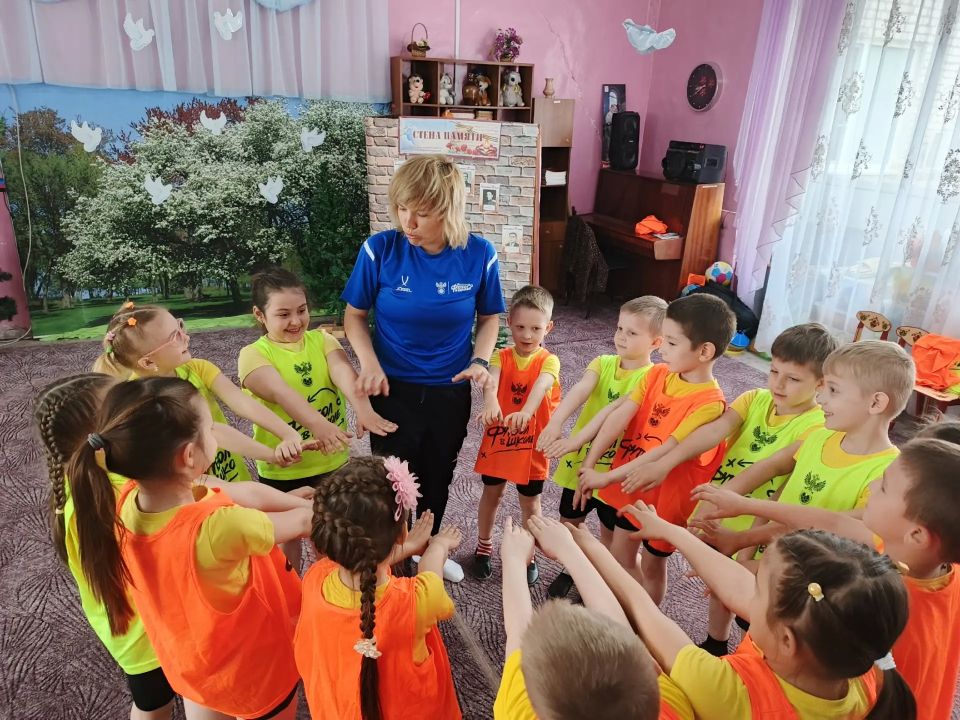 В детских садах Ахтубинского района прошёл Всероссийский фестиваль «Футбол в школе» совместно с региональным методистом проекта Алисой Долотказиной В детских садах Ахтубинского района прошёл Всероссийский фестиваль «Футбол в школе» совместно с региональным методистом проекта Алисой Долотказиной