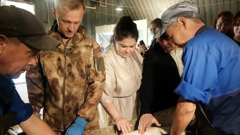 Глава Приволжского района высоко оценила качество астраханских деликатесов