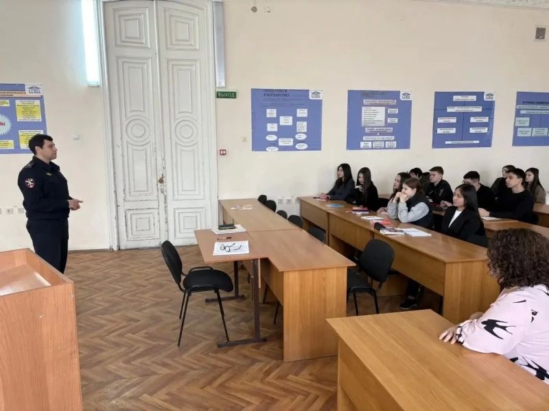 Осторожно! Мошенники!: Астраханские полицейские провели информационную кампанию «Антидроп» Осторожно! Мошенники!: Астраханские полицейские провели информационную кампанию «Антидроп»