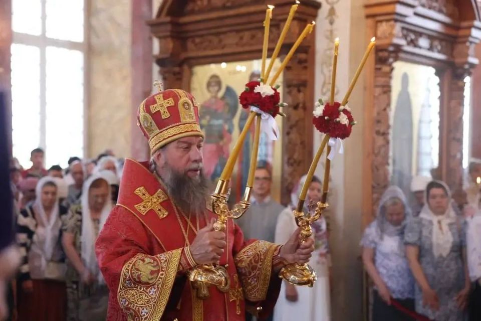 В Астрахани в День славянской письменности и культуры прошел Крестный ход В Астрахани в День славянской письменности и культуры прошел Крестный ход