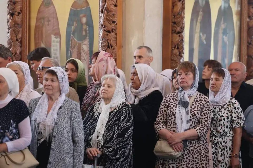 В Астрахани в День славянской письменности и культуры прошел Крестный ход В Астрахани в День славянской письменности и культуры прошел Крестный ход