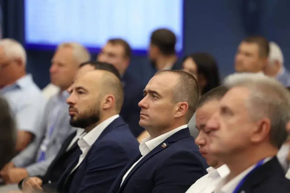 Игорь Бабушкин принял участие в предвыборной Конференции Астраханского регионального отделения партии «Единая Россия» Игорь Бабушкин принял участие в предвыборной Конференции Астраханского регионального отделения партии «Единая Россия»