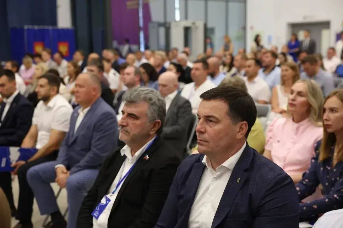 Игорь Бабушкин принял участие в предвыборной Конференции Астраханского регионального отделения партии «Единая Россия» Игорь Бабушкин принял участие в предвыборной Конференции Астраханского регионального отделения партии «Единая Россия»