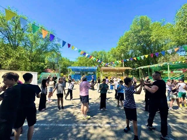 В Астрахани транспортные полицейские и железнодорожники провели для школьников интерактивный урок безопасности В Астрахани транспортные полицейские и железнодорожники провели для школьников интерактивный урок безопасности