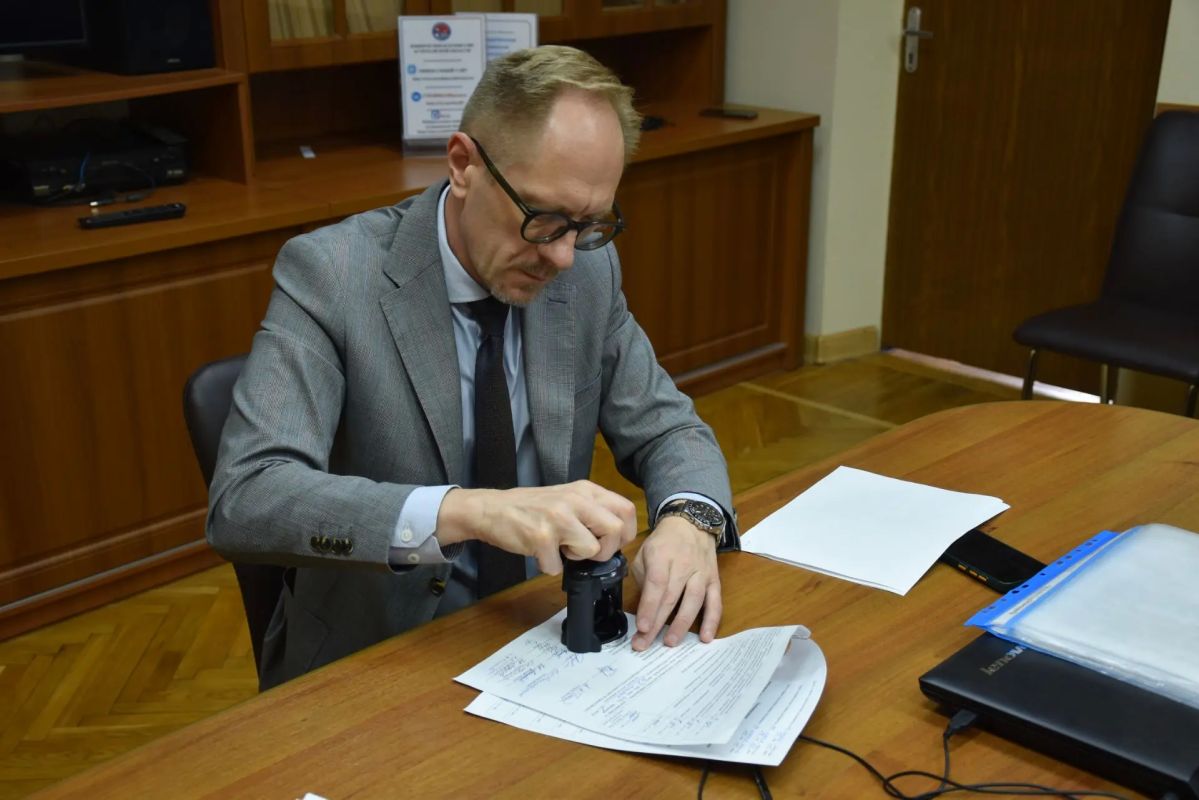 Сегодня избирательная комиссия Астраханской области года приняла документы для заверения списка кандидатов от Астраханского регионального отделения Социалистической политической партии «Справедливая Россия» на выборах... Сегодня избирательная комиссия Астраханской области года приняла документы для заверения списка кандидатов от Астраханского регионального отделения Социалистической политической партии «Справедливая Россия» на выборах...