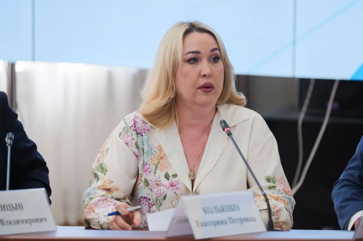 Губернатор Игорь Бабушкин поручил усилить контроль за обеспечением астраханцев льготными лекарствами Губернатор Игорь Бабушкин поручил усилить контроль за обеспечением астраханцев льготными лекарствами
