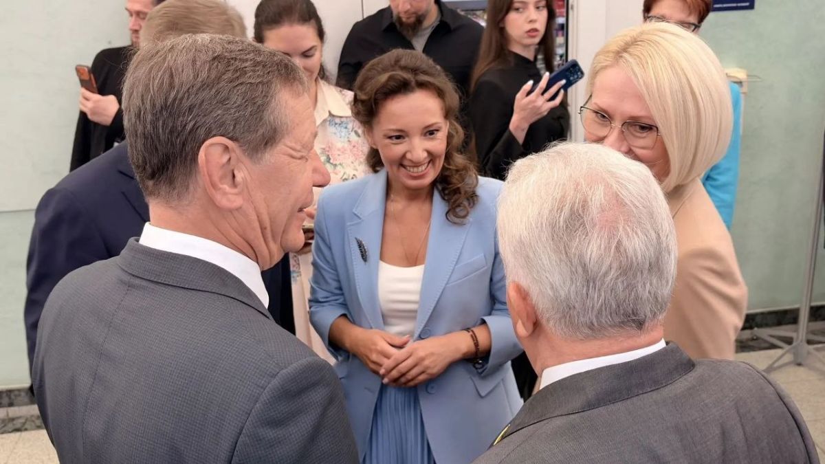 Анна Кузнецова: Поблагодарила руководство РЖД за поддержку проектов «Единой России» по помощи детям с инвалидностью, и мы договорились о системном сотрудничестве в этом направлении Анна Кузнецова: Поблагодарила руководство РЖД за поддержку проектов «Единой России» по помощи детям с инвалидностью, и мы договорились о системном сотрудничестве в этом направлении