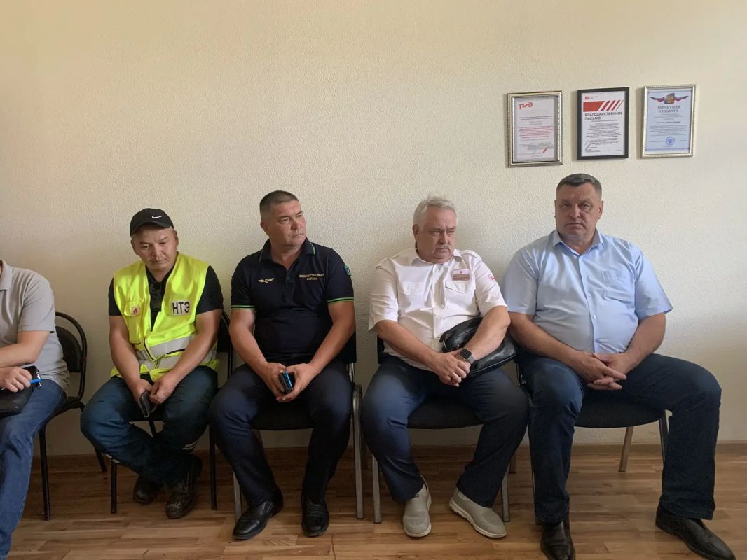 На объекте ОАО "РЖД", расположенном в поселке Верхний Баскунчак, проведены учения по ликвидации чрезвычайных ситуаций На объекте ОАО "РЖД", расположенном в поселке Верхний Баскунчак, проведены учения по ликвидации чрезвычайных ситуаций