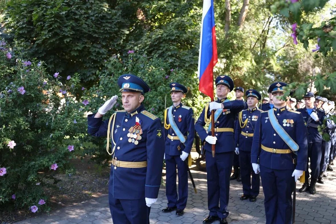В Астрахани заложили капсулу памяти о Великой Победе В Астрахани заложили капсулу памяти о Великой Победе