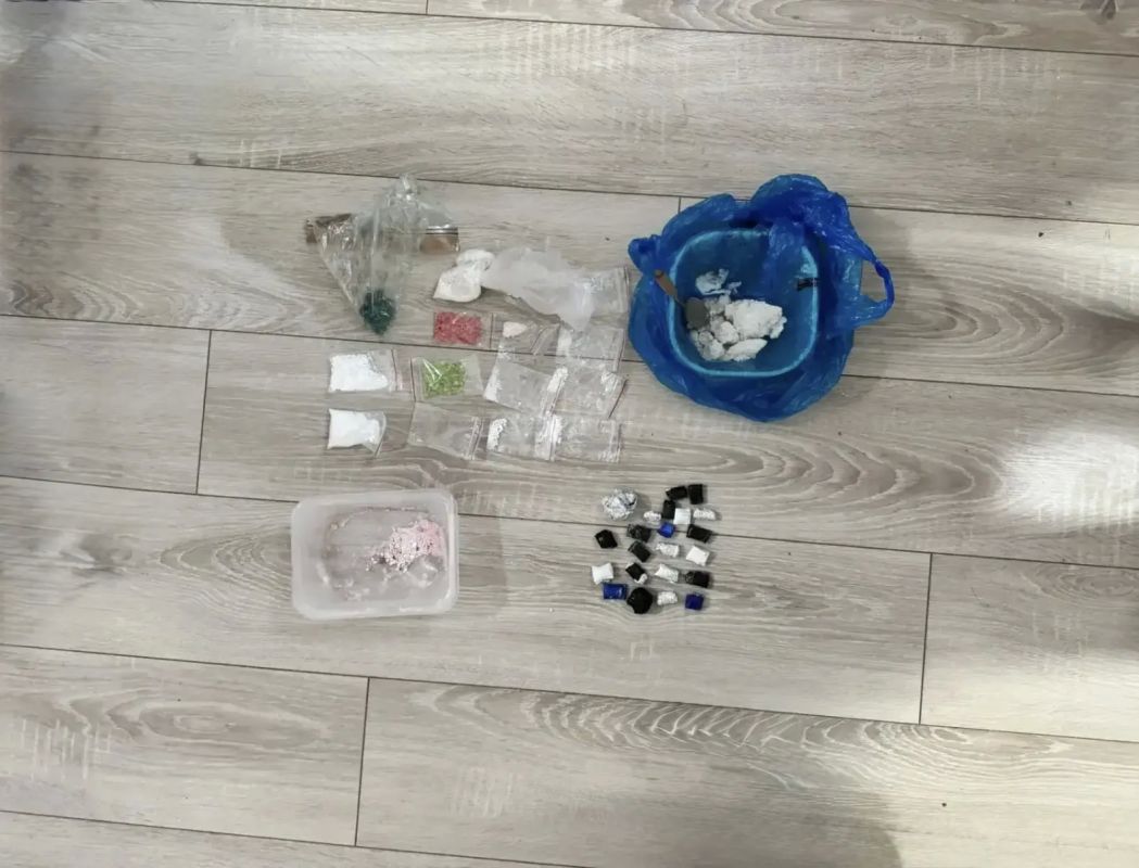 В Наримановском районе наркополицейскими пресечена деятельность интернет-закладчицы В Наримановском районе наркополицейскими пресечена деятельность интернет-закладчицы