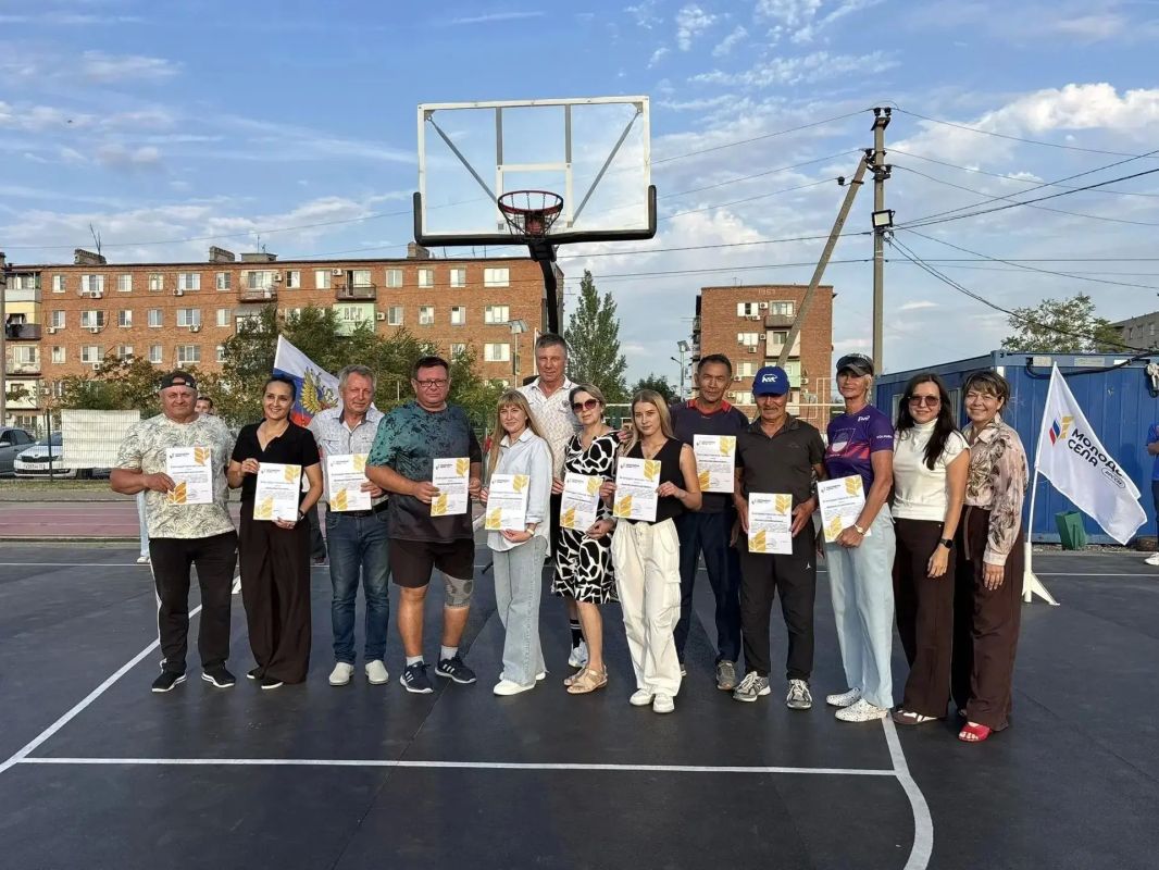 В Камызякском районе Астраханской области состоялось торжественное закрытие серии дворовых игр — яркого летнего проекта, объединившего жителей района в стремлении к активному образу жизни В Камызякском районе Астраханской области состоялось торжественное закрытие серии дворовых игр — яркого летнего проекта, объединившего жителей района в стремлении к активному образу жизни