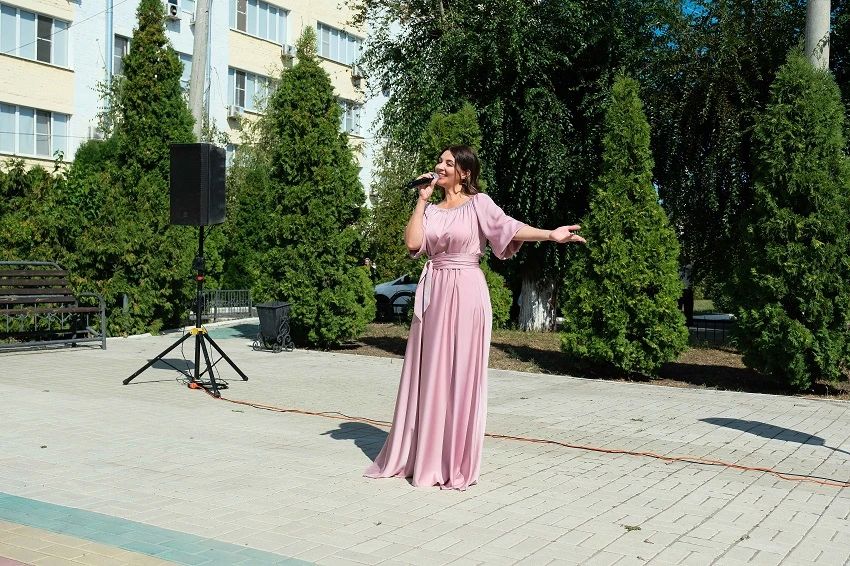 В рамках федерального проекта «Культурное долголетие» состоялся концерт и открылась выставка в Областном клиническом онкологическом диспансере В рамках федерального проекта «Культурное долголетие» состоялся концерт и открылась выставка в Областном клиническом онкологическом диспансере