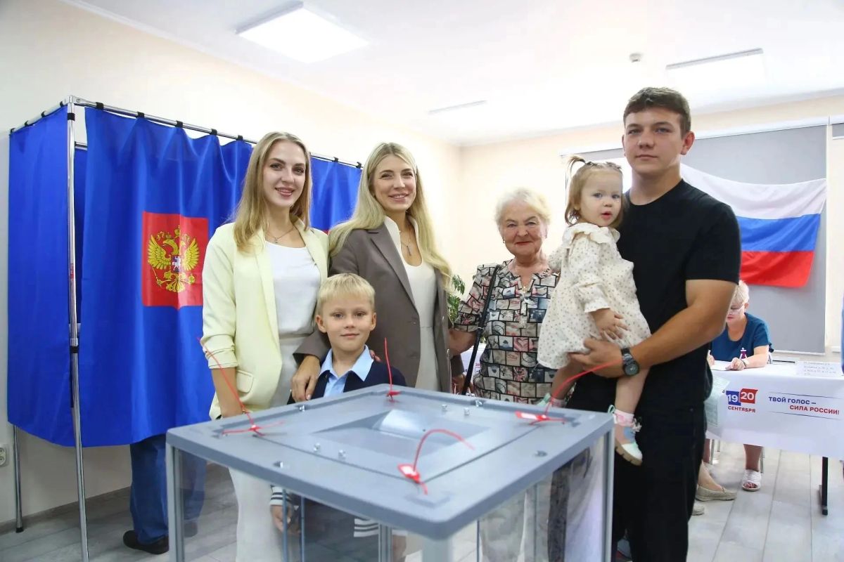 В Астраханской области проголосовали члены регионального правительства и областной администрации В Астраханской области проголосовали члены регионального правительства и областной администрации