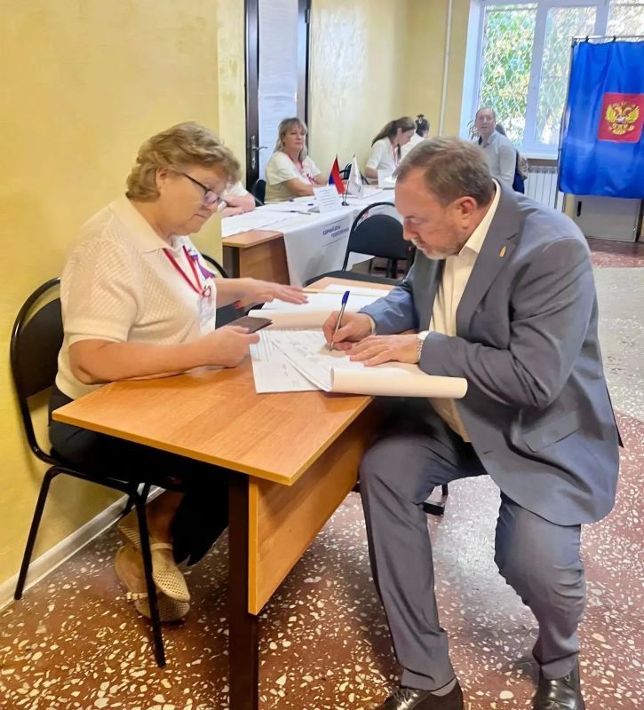 В Астраханской области проголосовали члены регионального правительства и областной администрации В Астраханской области проголосовали члены регионального правительства и областной администрации
