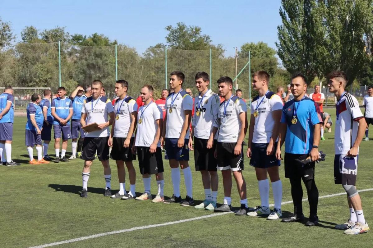 Дорогие ахтубинцы!. Сегодня завершился Кубок мэра по футболу — традиционное и по-настоящему душевное событие, которое из года в год объединяет любителей спорта нашего города Дорогие ахтубинцы!. Сегодня завершился Кубок мэра по футболу — традиционное и по-настоящему душевное событие, которое из года в год объединяет любителей спорта нашего города