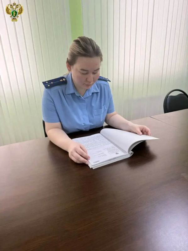 Из Калининграда в Камызяк: прокуратура заставила 21-летнего парня вернуть деньги обманутому пенсионеру