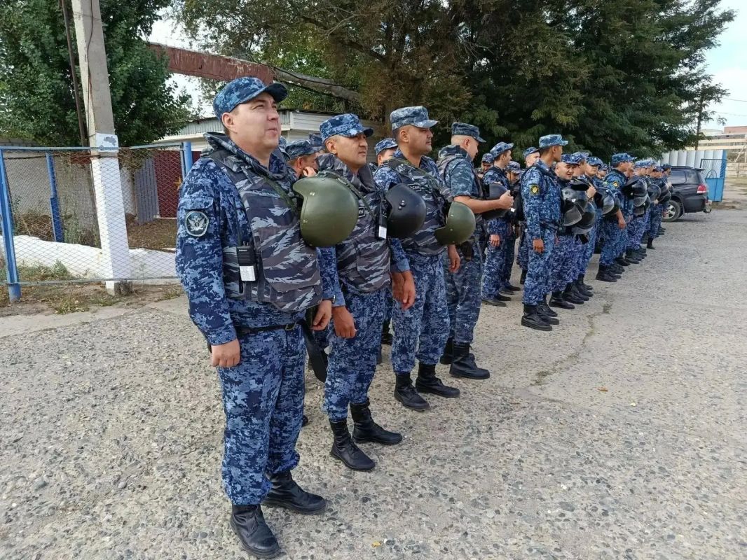 Оперативным штабом в Астраханской области при координации Национального антитеррористического комитета завершено антитеррористическое учение с условным наименованием «Гроза» Оперативным штабом в Астраханской области при координации Национального антитеррористического комитета завершено антитеррористическое учение с условным наименованием «Гроза»