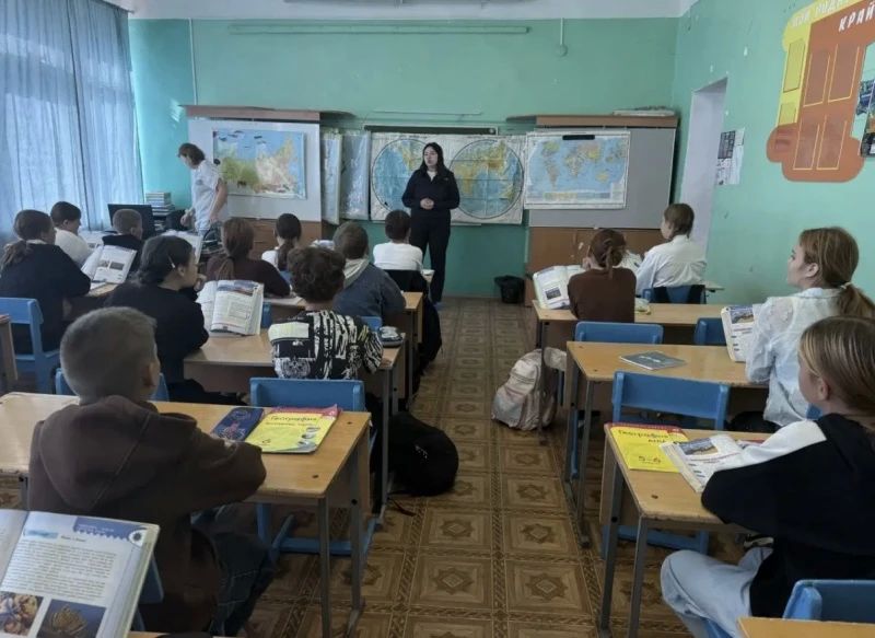 Безопасность в сети и в жизни: инспекторы ПДН проводят беседы правовой грамотности Безопасность в сети и в жизни: инспекторы ПДН проводят беседы правовой грамотности