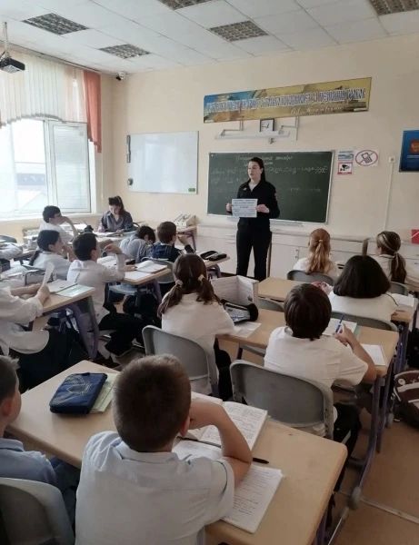 Безопасность в сети и в жизни: инспекторы ПДН проводят беседы правовой грамотности Безопасность в сети и в жизни: инспекторы ПДН проводят беседы правовой грамотности