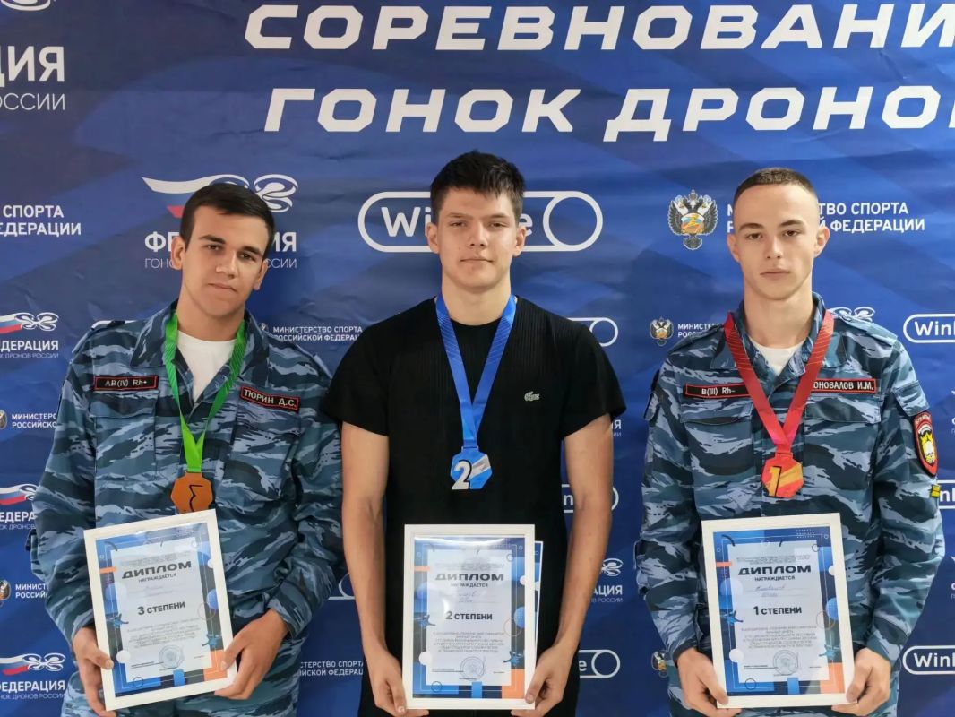 В АГУ прошёл финал третьего цикла Студенческой лиги по гонкам дронов В АГУ прошёл финал третьего цикла Студенческой лиги по гонкам дронов
