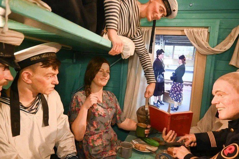 Жители Астрахани встретили «Поезд Победы» Жители Астрахани встретили «Поезд Победы»
