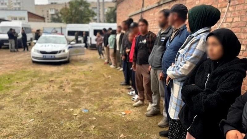 На автостанции в Астрахани выявили нарушения миграционного законодательства