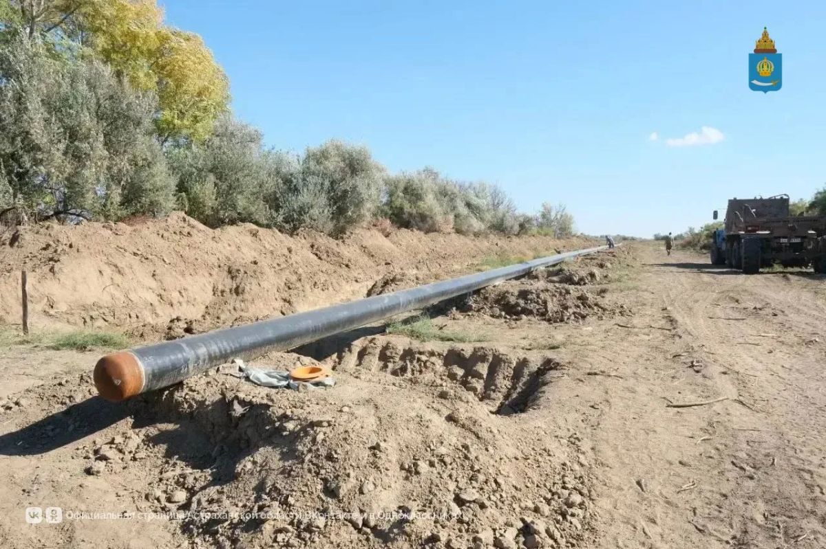 В поселке Подчалык Астраханской области прокладывают водопровод В поселке Подчалык Астраханской области прокладывают водопровод
