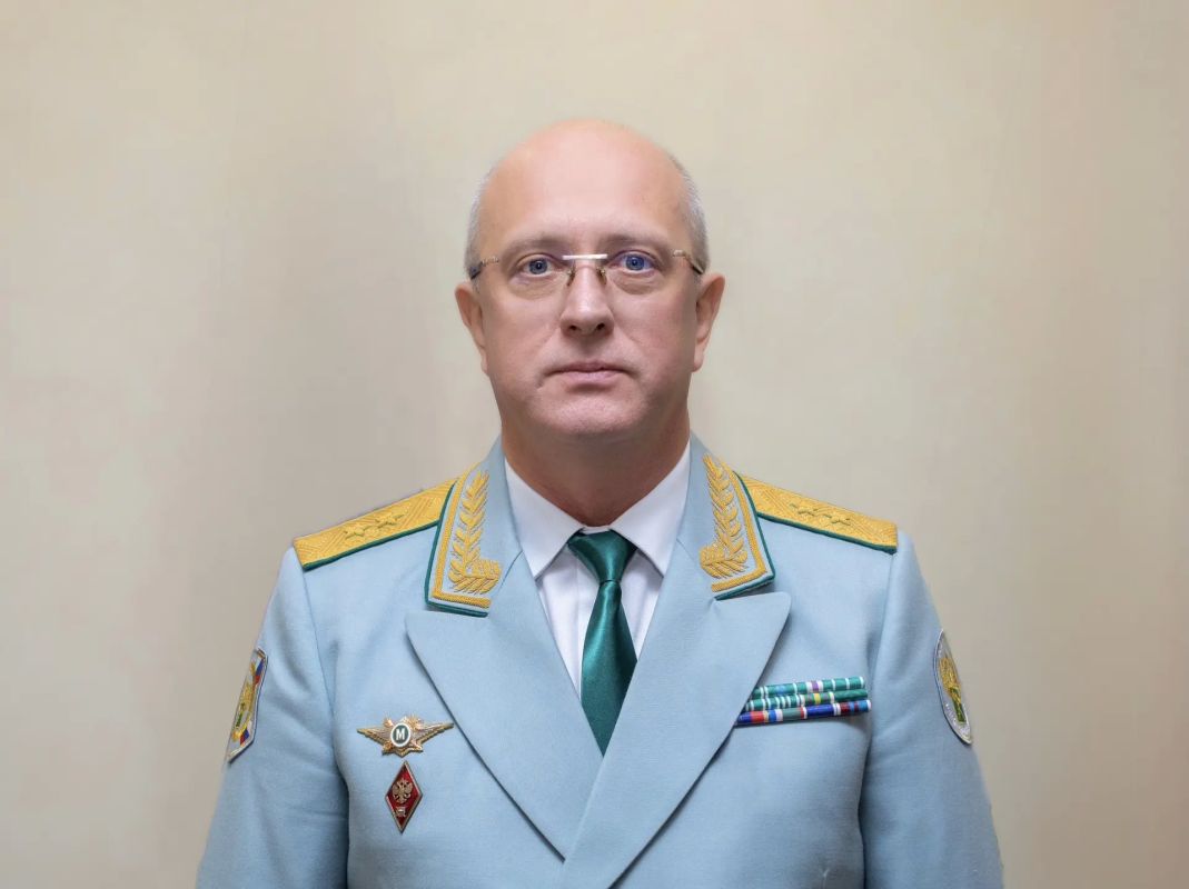 Руководитель ФТС России назначил Александра Ястребова начальником Дальневосточного таможенного управления Руководитель ФТС России назначил Александра Ястребова начальником Дальневосточного таможенного управления