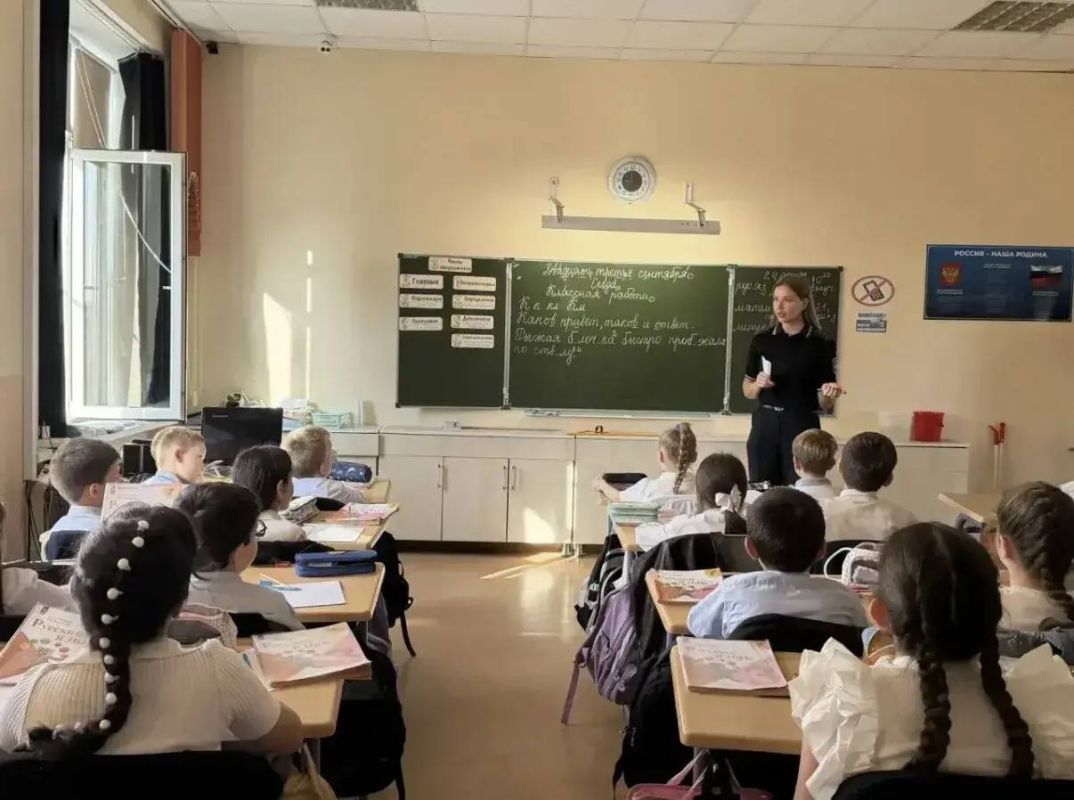 Сотрудники Госавтоинспекции Астраханской области провели профилактические встречи Сотрудники Госавтоинспекции Астраханской области провели профилактические встречи