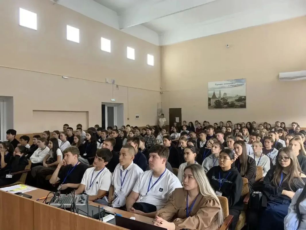 Полицейские провели антинаркотическое мероприятие со студентами кооперативного техникума