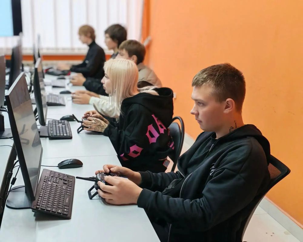 В АГУ определили очередных лидеров гонок дронов В АГУ определили очередных лидеров гонок дронов