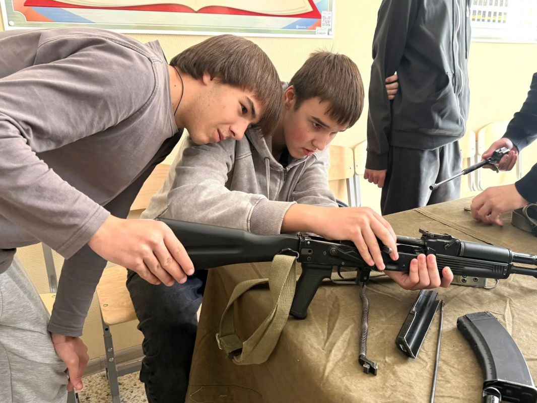 Центр «Авангард»: готовим молодёжь к службе и жизни Центр «Авангард»: готовим молодёжь к службе и жизни