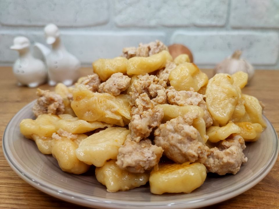 Галушки с мясом: быстрое решение для занятых хозяек