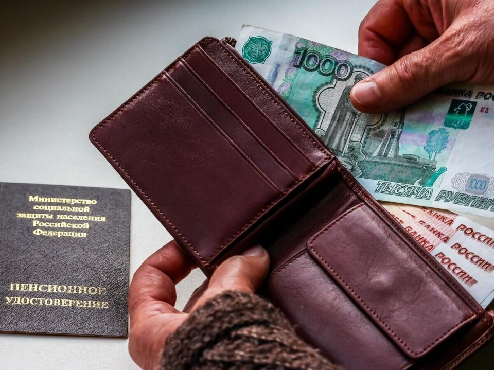 Увеличение пенсий работающих пенсионеров в России: цифры и факты