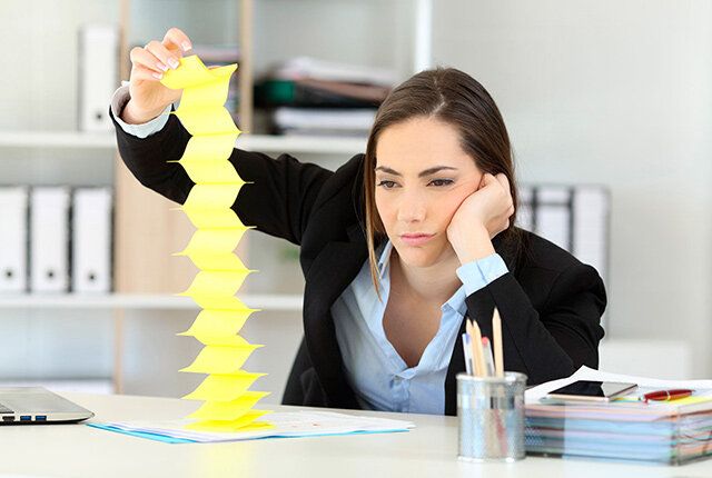 Как справиться со скучной работой: 10 полезных советов