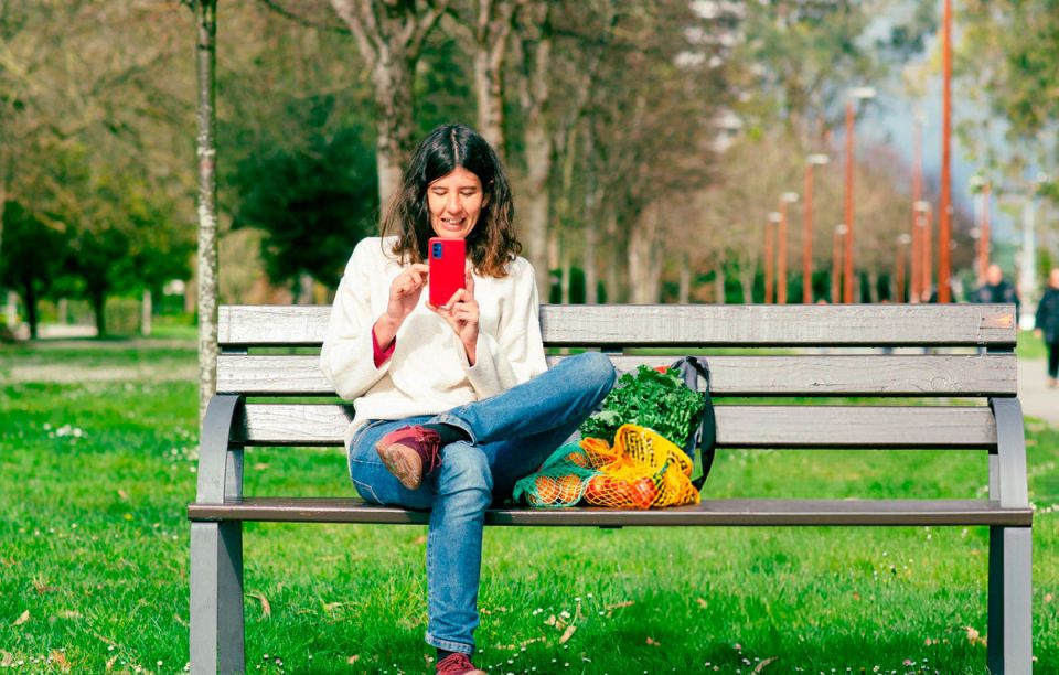 Как правильно ухаживать за экраном смартфона: Эффективные советы и методы